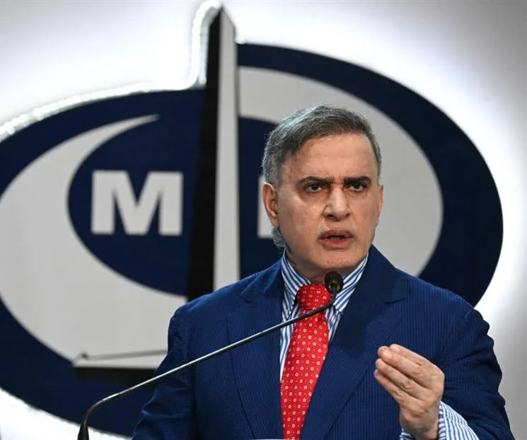 Renuncia el fiscal general de Venezuela en plena transición política