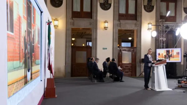 Sheinbaum presenta reforma electoral; adiós a listas plurinominales y recorte al INE