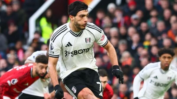 Doblete de Raúl Jiménez le da triunfo al Fulham