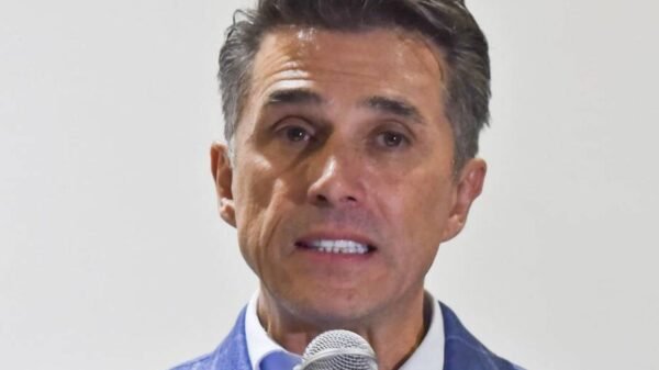 Morena suspende derechos políticos de Sergio Mayer por irse a La Casa de los Famosos