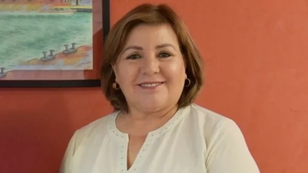 Atacan a alcaldesa de Bacanora; su hijo muere tras agresión en carretera