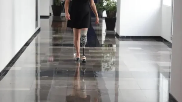 Le diagnosticaron cáncer, le quitaron pierna y le dieron 3 meses de vida