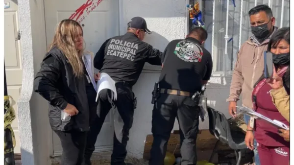 Rescatan a más de 700 animales en casa de Ecatepec