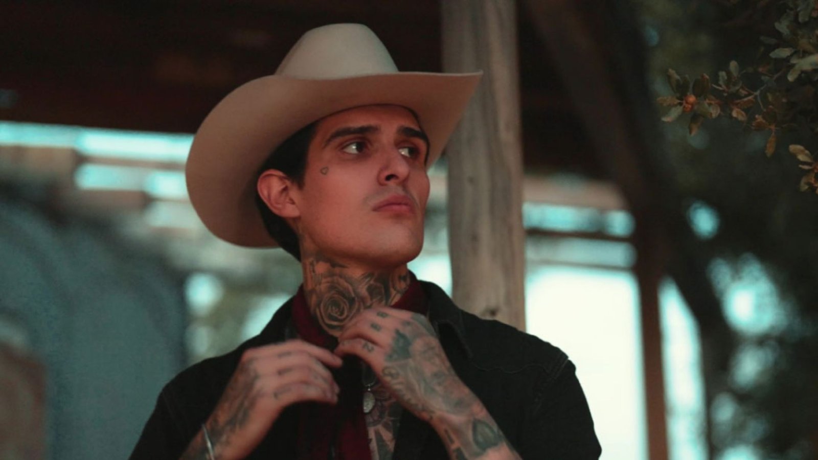 Acusan a Adriel Favela de abandonar a su hijo durante 7 años