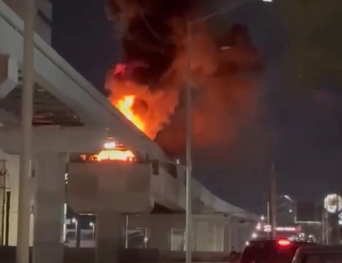 Se incendia equipo en obras del Metro en Nuevo León; descartan lesionados