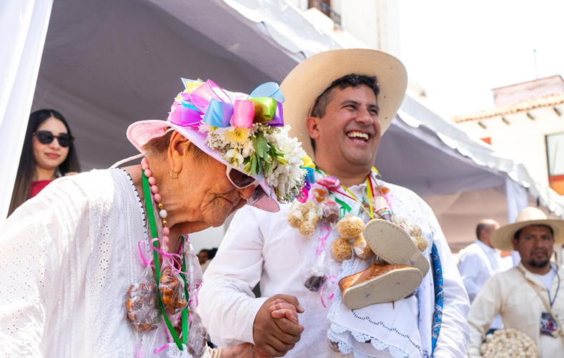 Fallece la abuelita de Carlos Manzo; Grecia Quiroz comparte emotivo mensaje de despedida