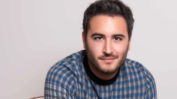 Preocupa salud de Jesús Navarro: aparece con electrodos tras cancelar conciertos de Reik