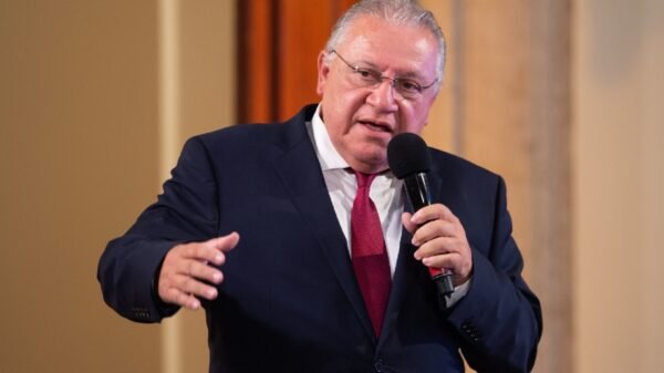 Rafael Marín Mollinedo renuncia a su cargo como titular de la Agencia Nacional de Aduanas