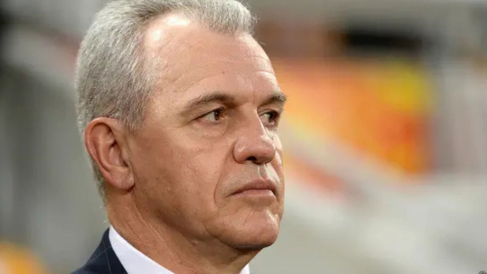 Captan a Javier Aguirre en fuerte discusión con seguridad
