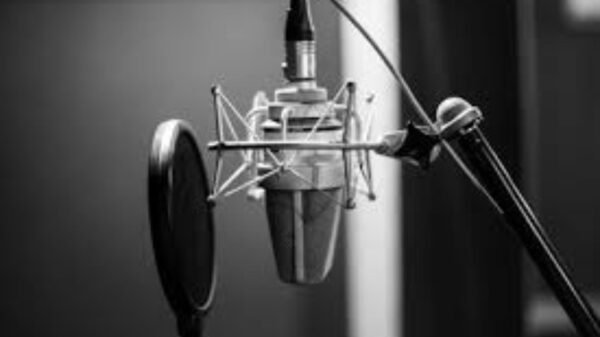 Cantó frente a millones en American Idol… hoy está en una celda de aislamiento