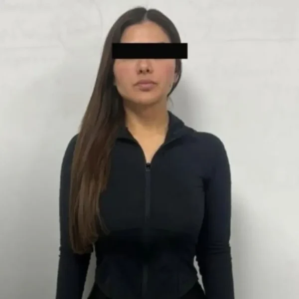 Detienen a mujer por extorsionar a la amante de su esposo