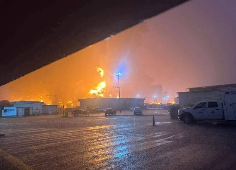PEMEX confirma 5 muertos tras incendio en refinería Dos Bocas, Tabasco