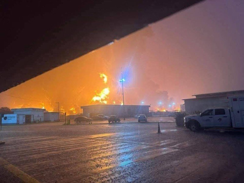 PEMEX confirma 5 muertos tras incendio en refinería Dos Bocas, Tabasco