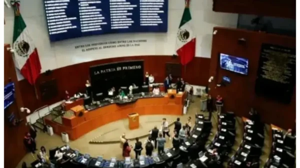 Senado aprueba tope a pensiones de funcionarios públicos