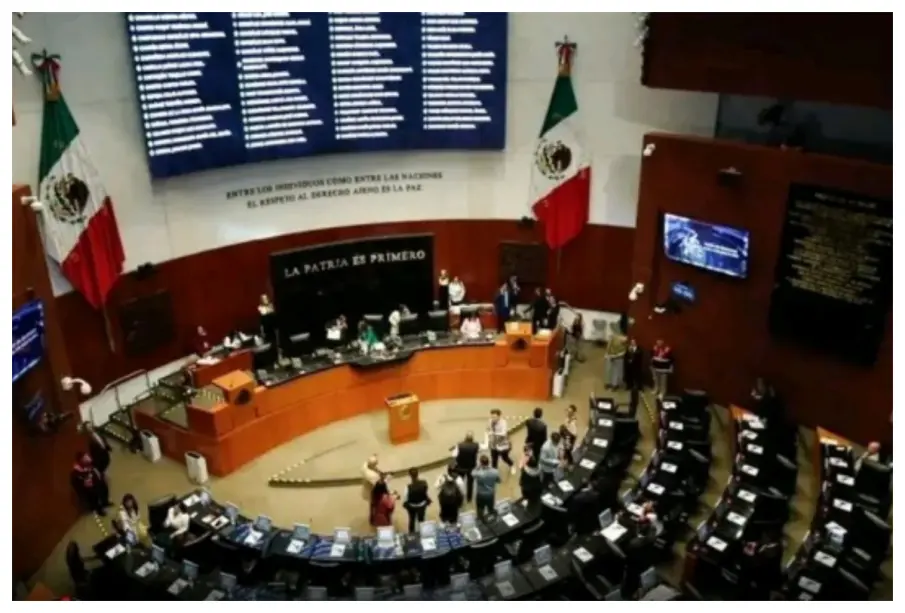 Senado aprueba tope a pensiones de funcionarios públicos