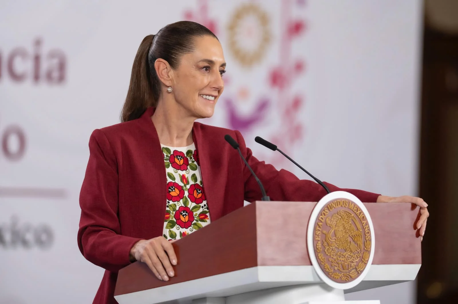 Anuncia Sheinbaum inversión millonaria en carreteras