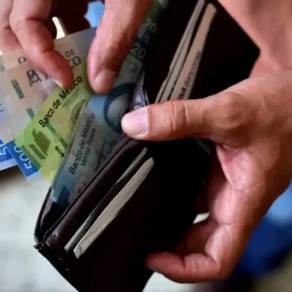 Entra en vigor ley para poner fin a las ‘pensiones doradas’ de servidores públicos