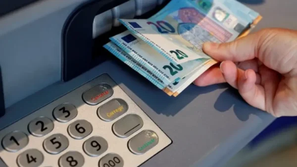 ¿Pensionados de CFE y Pemex recibirán solo la mitad del aguinaldo?