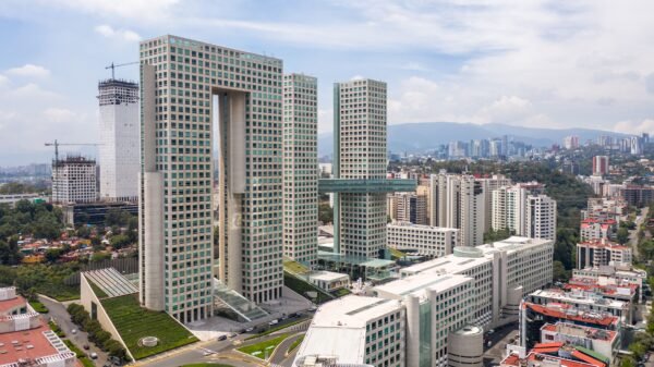 VIDEO: Asalto armado en Bosques de las Lomas desata alarma; delincuentes logran huir