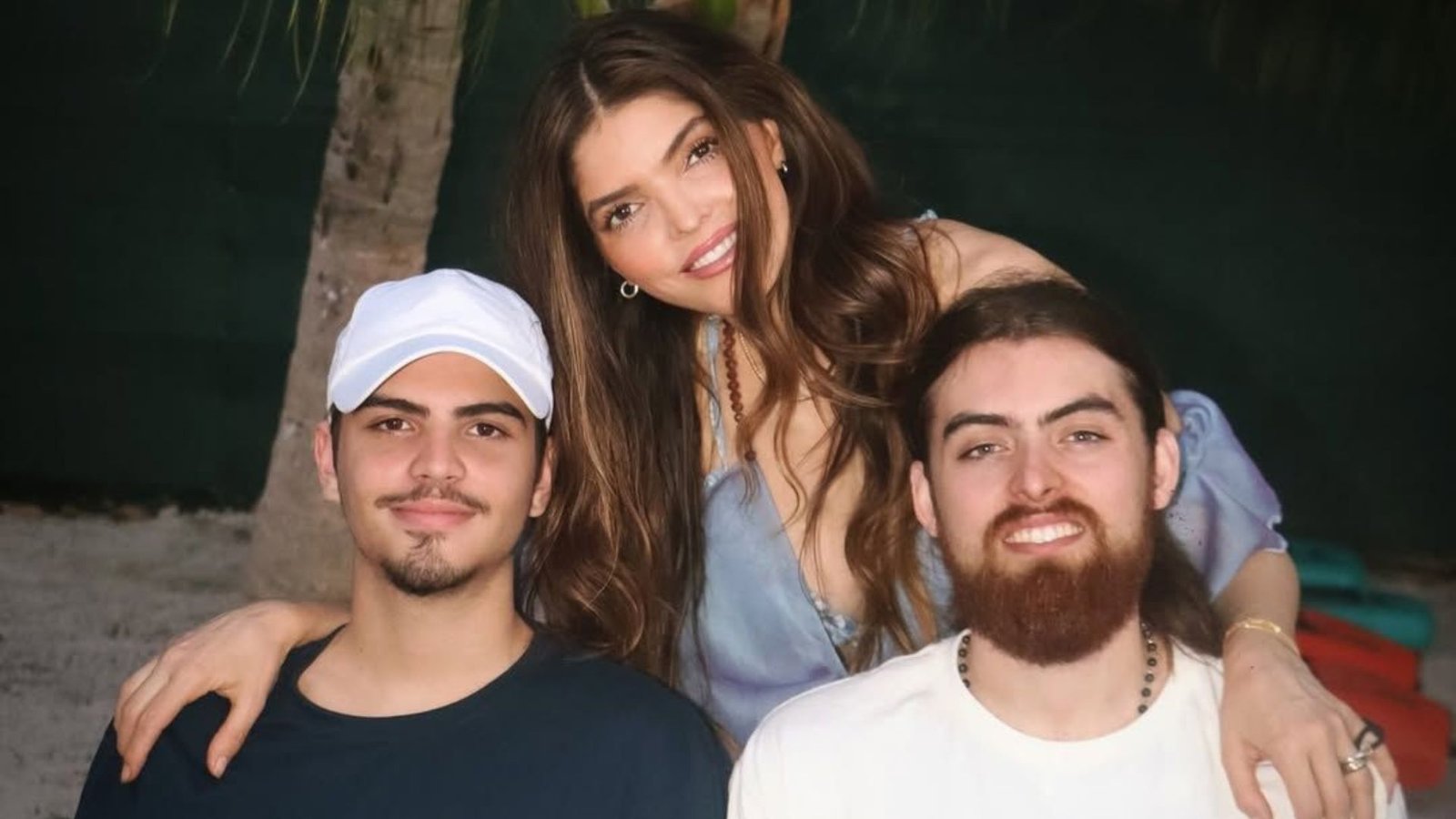 Revelan que Ana Bárbara corrió a sus hijos para reconciliarse con Ángel Muñoz