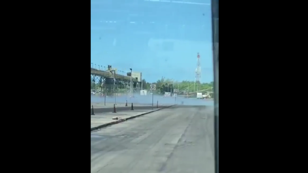 Reportan fuga de gas en la Refinería Olmeca de Dos Bocas