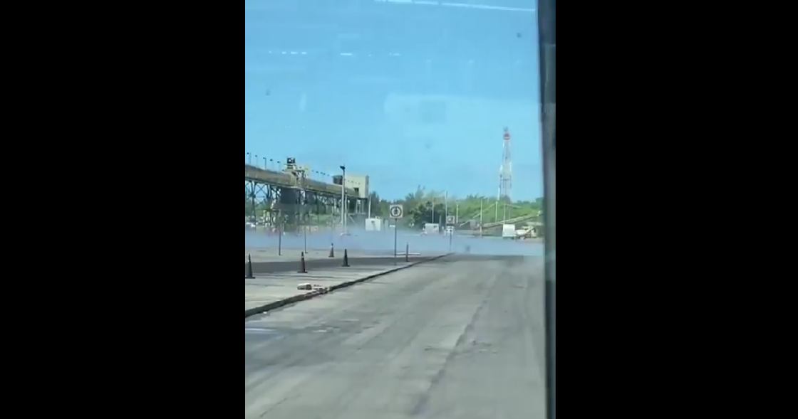 Reportan fuga de gas en la Refinería Olmeca de Dos Bocas