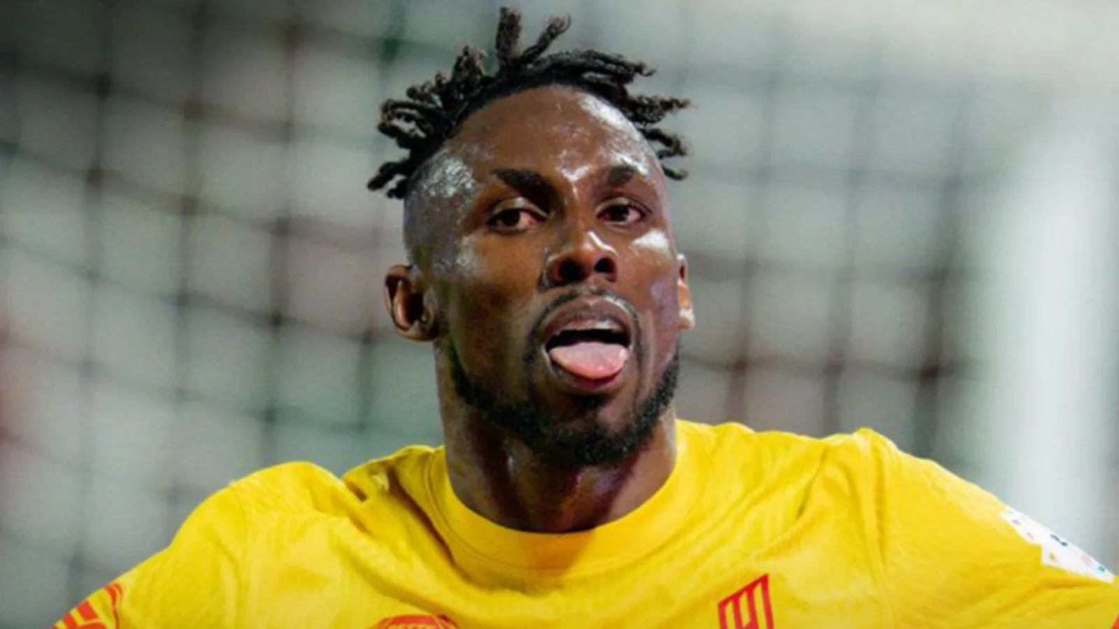 Quiñones se afianza como goleador en Arabia