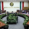 Avanzan 171 aspirantes a consejeros del INE