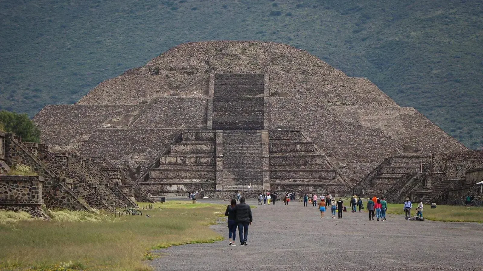 Reabre Teotihuacán tras ataque armado