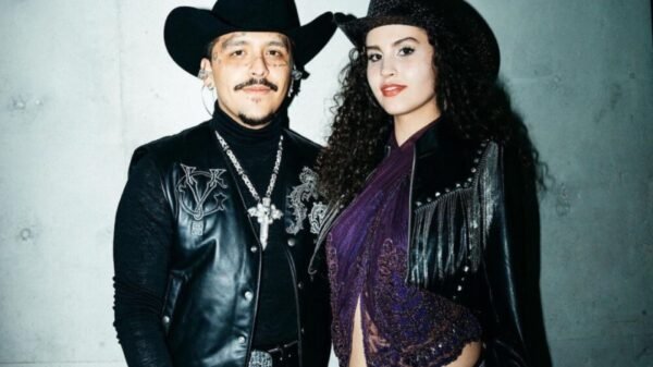 Ella es Estevie, la cantante que vuelve a encender rumores con Nodal