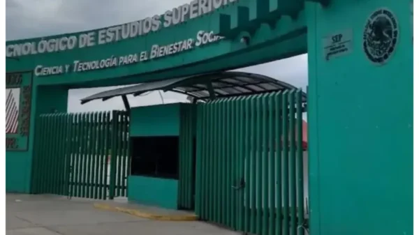 Hallan a recién nacido en bote de basura en el Tecnológico de Estudios Superiores de Ecatepec