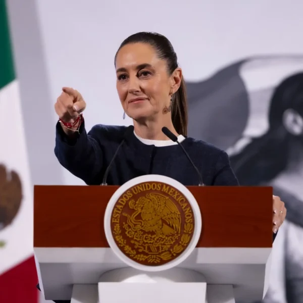 Sheinbaum admite caída del precio del maíz y anuncia más apoyos al campo