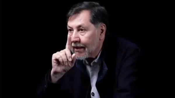 Noroña abandona entrevista al ser cuestionado por viajes en primera clase y "mansión" en Tepoztlán