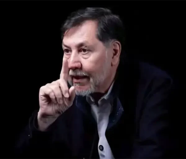 Noroña abandona entrevista al ser cuestionado por viajes en primera clase y "mansión" en Tepoztlán