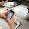 Congreso de CDMX aprueba regular uso de celulares en escuelas