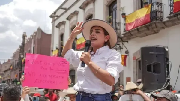 Grecia Quiroz encabeza protesta para frenar reforma electoral en Michoacán