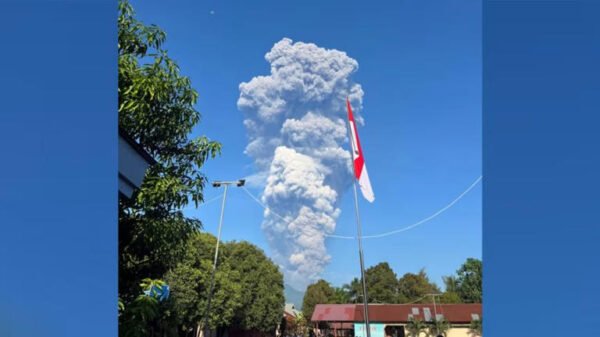 Tragedia en Indonesia: erupción del Monte Dukono deja muertos y desaparecidos