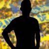 Redes explotan tras acusaciones contra exfutbolista del América por señal de auxilio