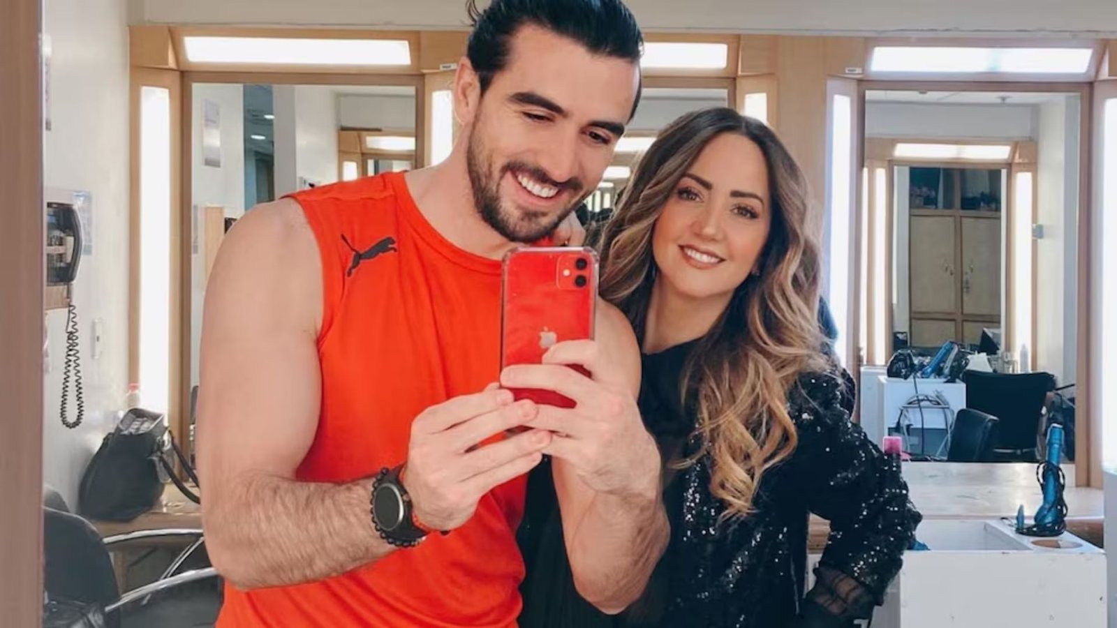 Andrea Legarreta y su novio derriten redes con inesperada sesión de fotos