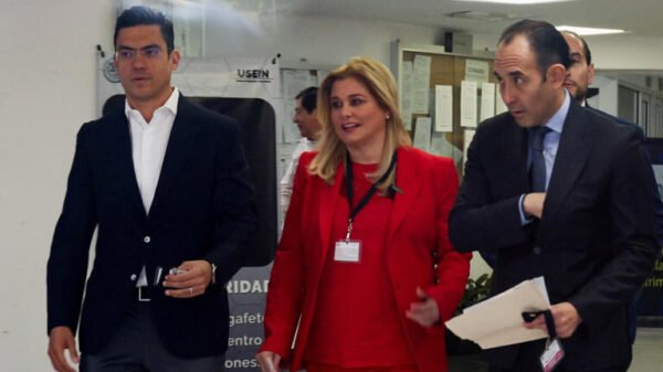 Posponen audiencia contra Maru Campos por caso de Javier Corral