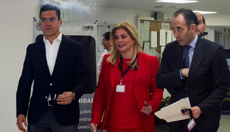 Posponen audiencia contra Maru Campos por caso de Javier Corral
