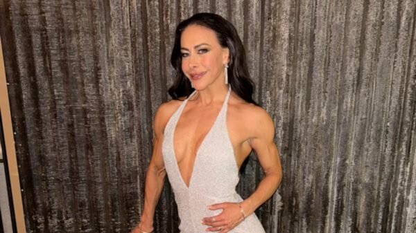 Vanessa Guzmán vuelve a lucir su banda de México y revive Miss Universo 1996
