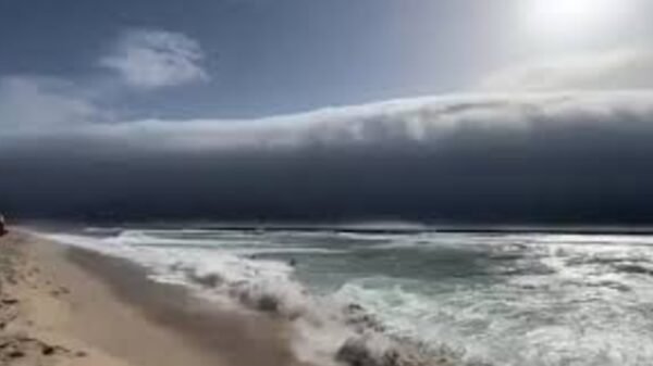 ¿El fin del mundo? “Tsunami en el cielo”: impactante nube rodante sorprende a turistas en Brasil