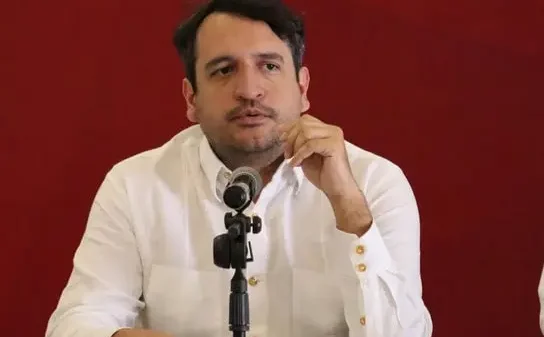 Andy López cobra 94 mil pesos como asesor de Morena revela contrato del partido