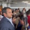 VIDEO: Llaman "cínico" a Andy López Beltrán y lo reciben con abucheos en Chihuahua