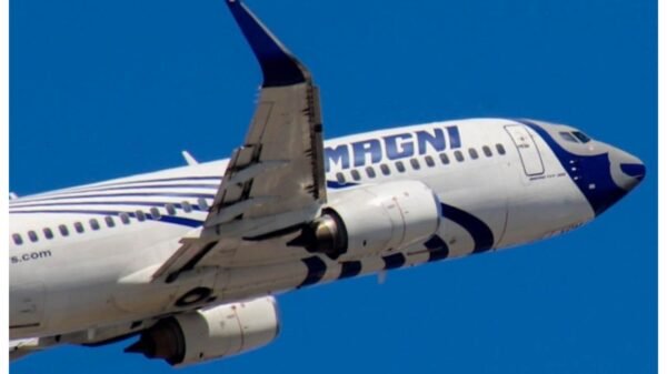 Magnicharters solicita concurso mercantil tras crisis financiera; aerolínea enfrenta posible quiebra