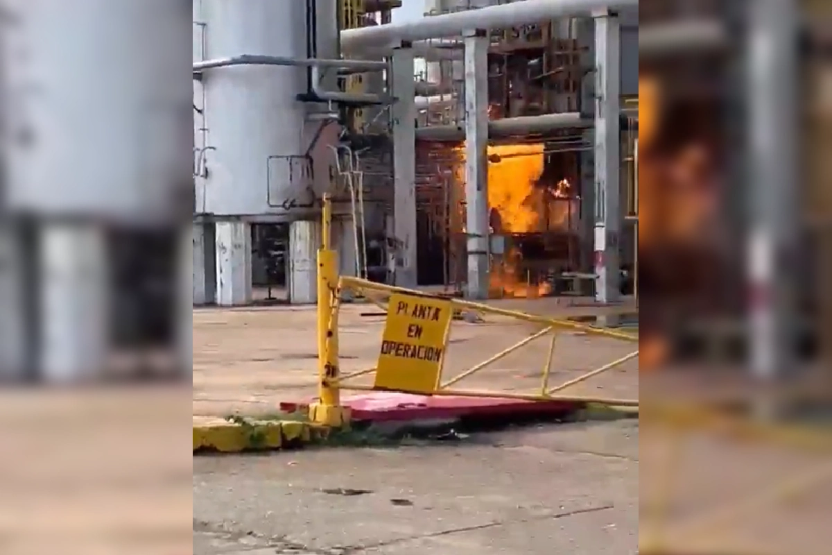 ¡Otra vez Pemex! Nuevo incendio en complejo petroquímico de Veracruz enciende las alarmas (VIDEO)