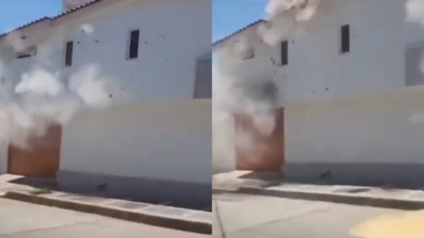 VIDEO exhibe ataque armado a casa de Rubén Rocha Moya en Culiacán; tensión sacude nuevamente a Sinaloa