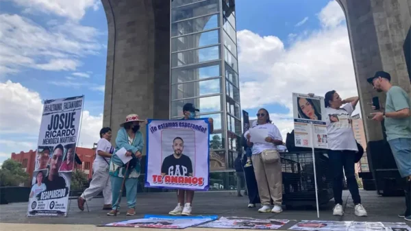 Buscadoras adaptan "Cielito lindo" para visibilizar su lucha durante manifestación en la CDMX