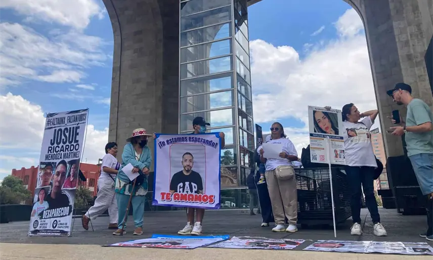 Buscadoras adaptan "Cielito lindo" para visibilizar su lucha durante manifestación en la CDMX